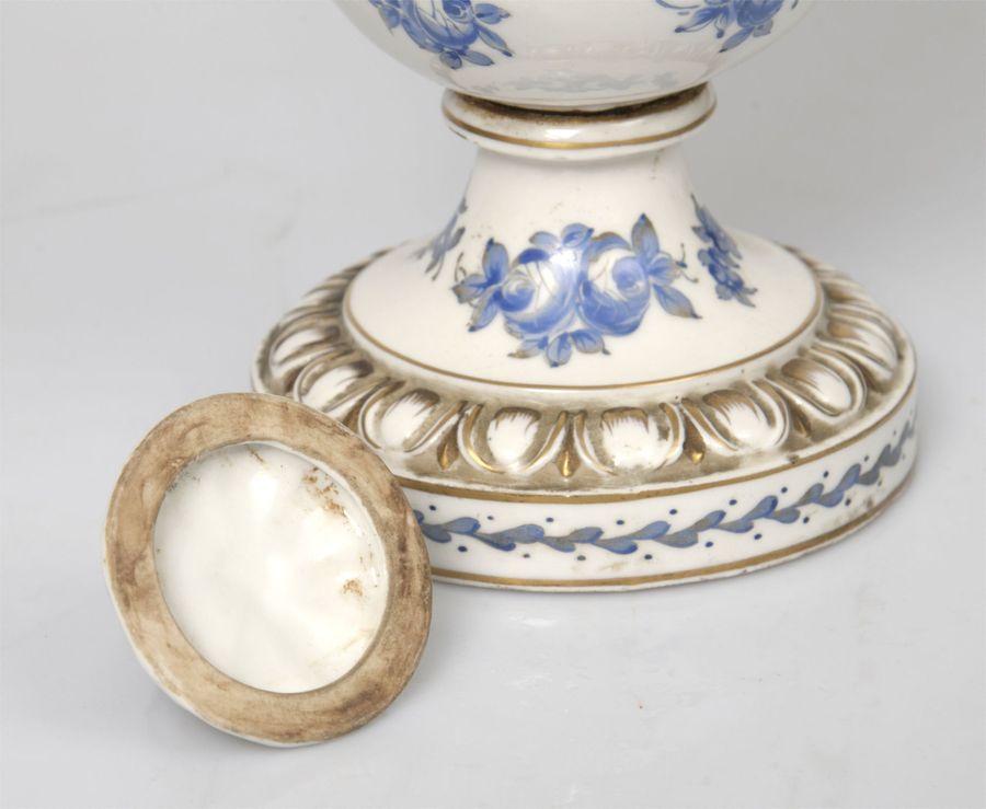 Antique Porcelain vaseurn with lid