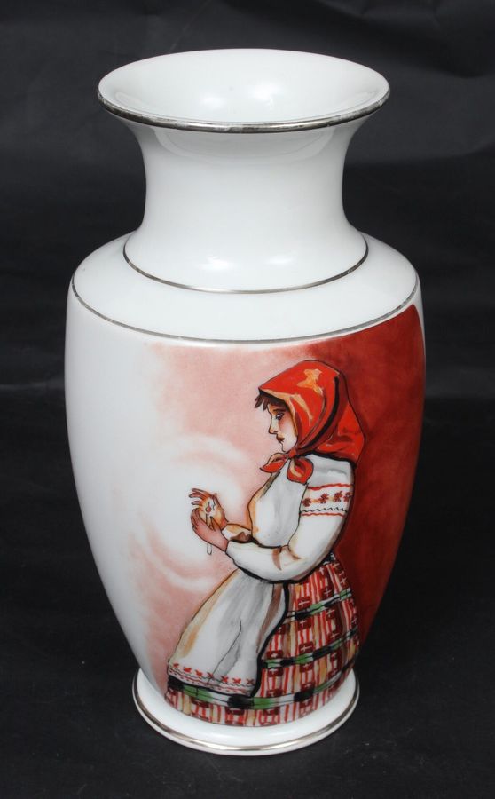 Antique Jessen porcelain vase with painting