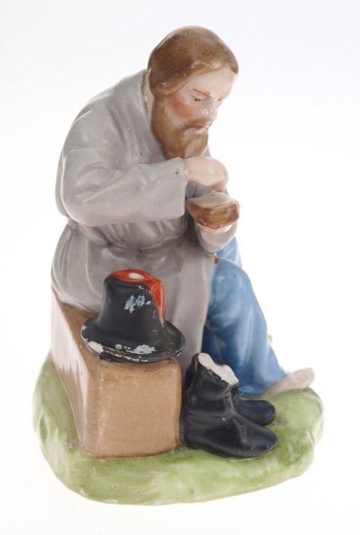 Antique 20th century 20`s Russia Verbilki Porcelain figure Man with bread