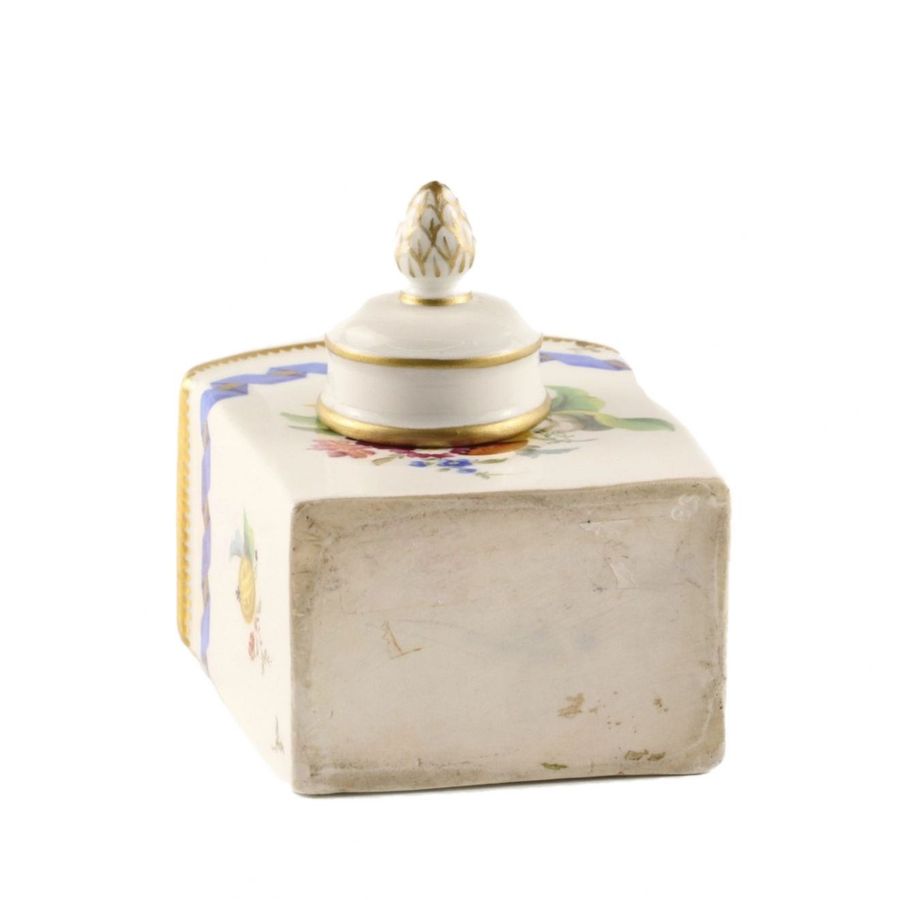 Antique Tea caddy. Meissen.