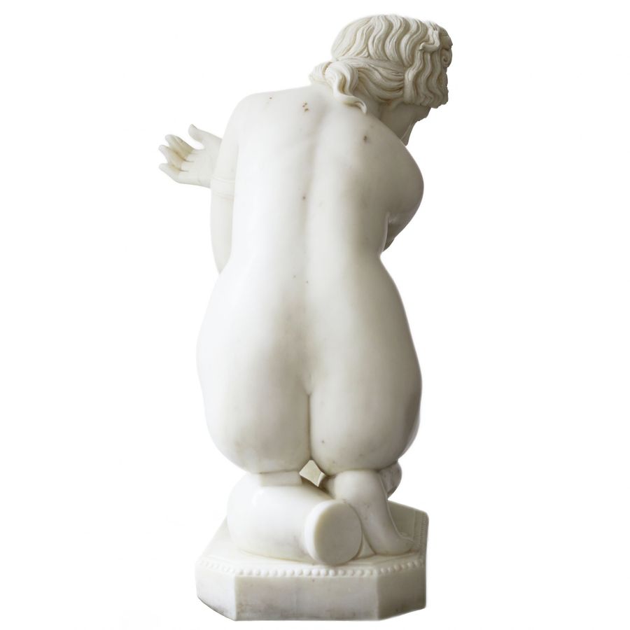 Antique Marble sculpture Bathing of Venus. 19th-20th century.