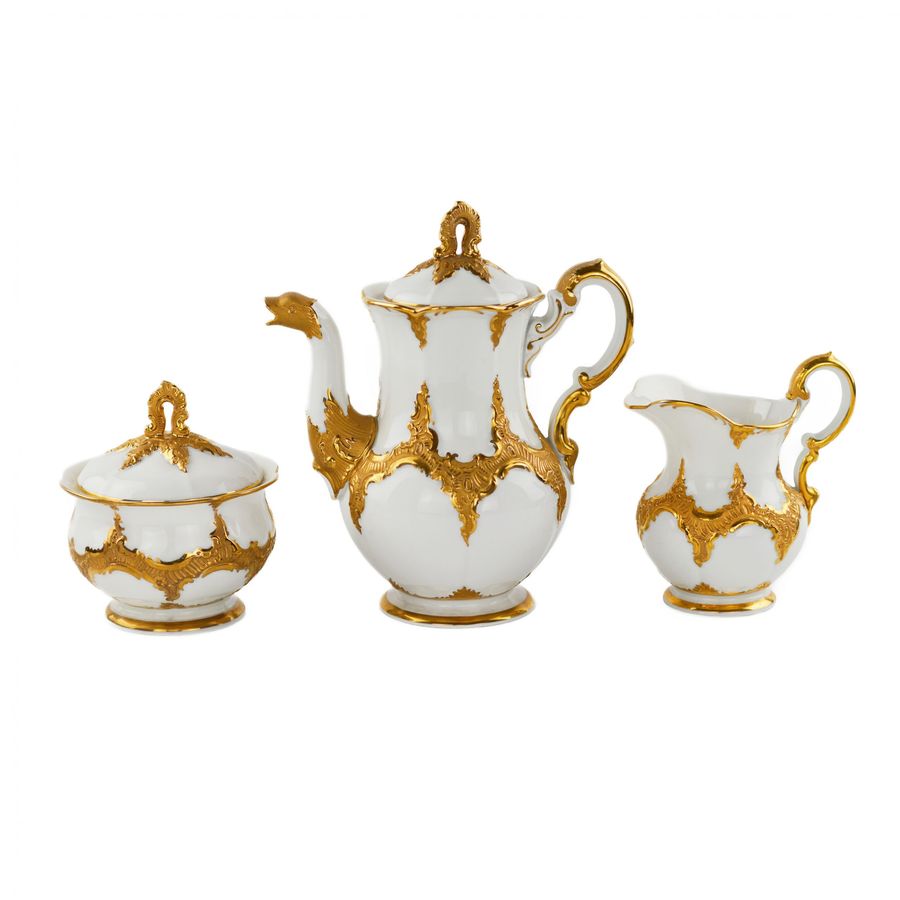 Antique Luxurious mocha service for six people. Meissen. 20th century.