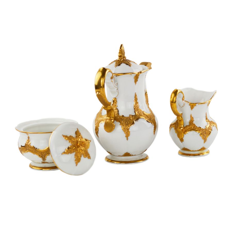 Antique Luxurious mocha service for six people. Meissen. 20th century.