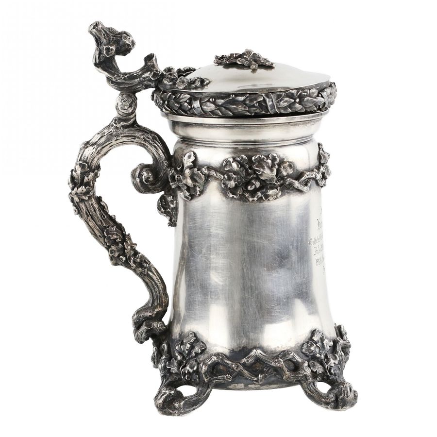 Antique An impressive silver beer cup with oak branch pattern, mid 19th century. Berlin.