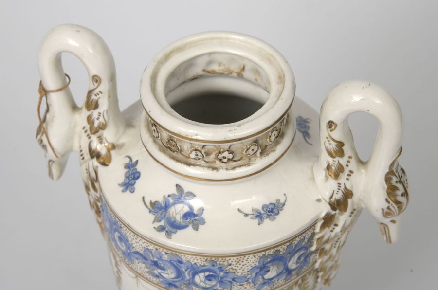 Antique Porcelain vaseurn with lid