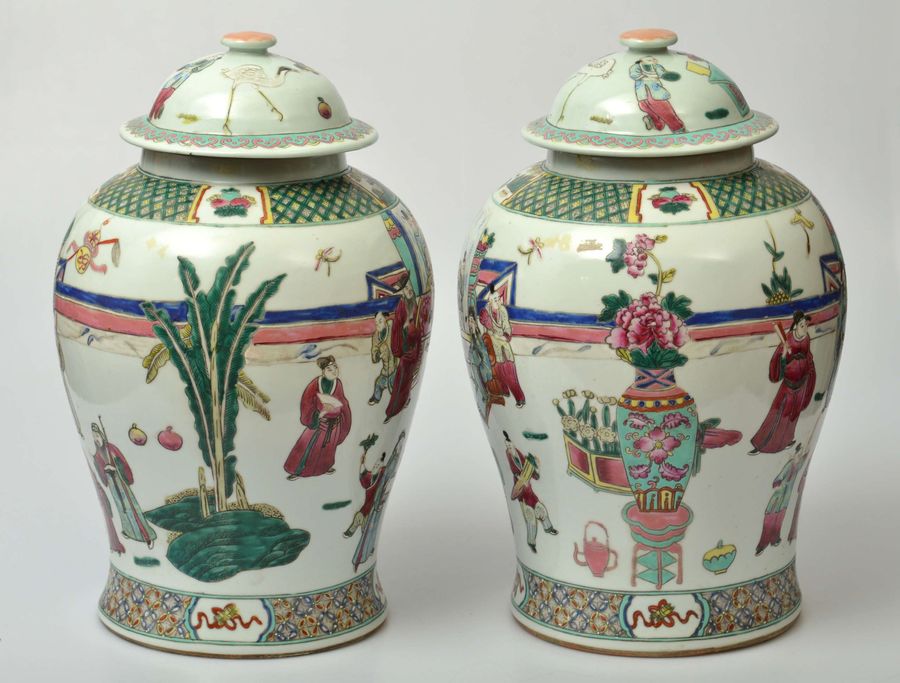 Antique Chinese porcelain vases, urns (2 pcs)