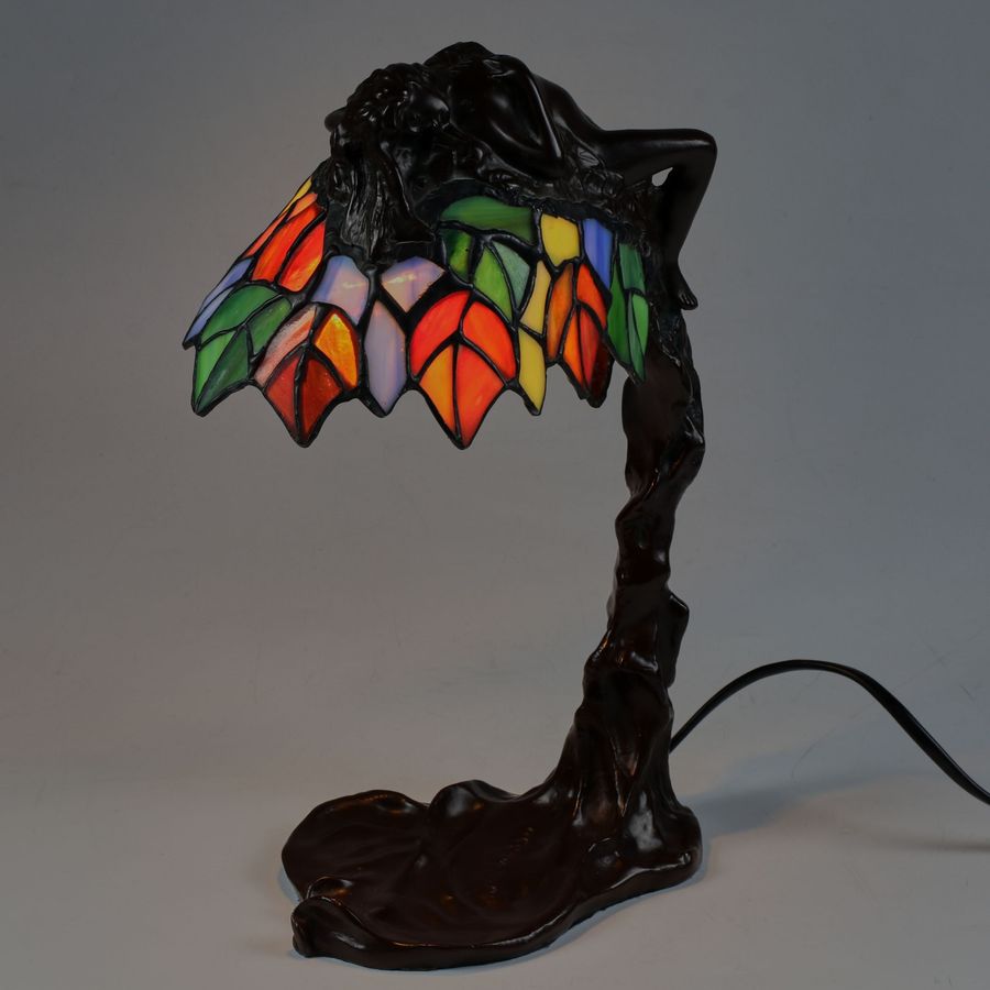 Antique Table lamp in Tiffany style. Based on the Daphne model - EMIL THOMASSON.