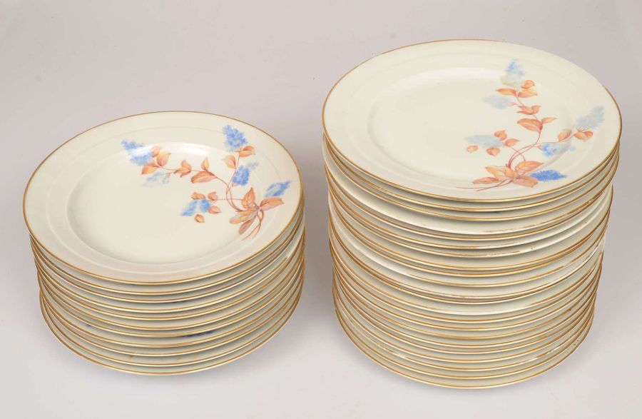 Kuznetsov porcelain deep (11 pcs) and dinner plates (22 pcs)