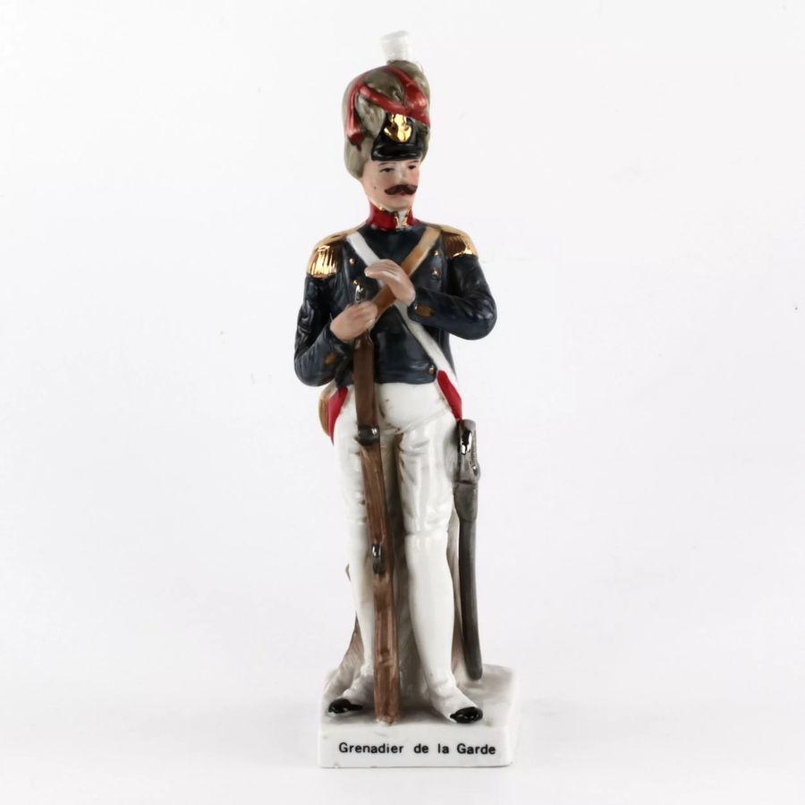 Porcelain figurine Soldier Grenadier De La Garde. Germany