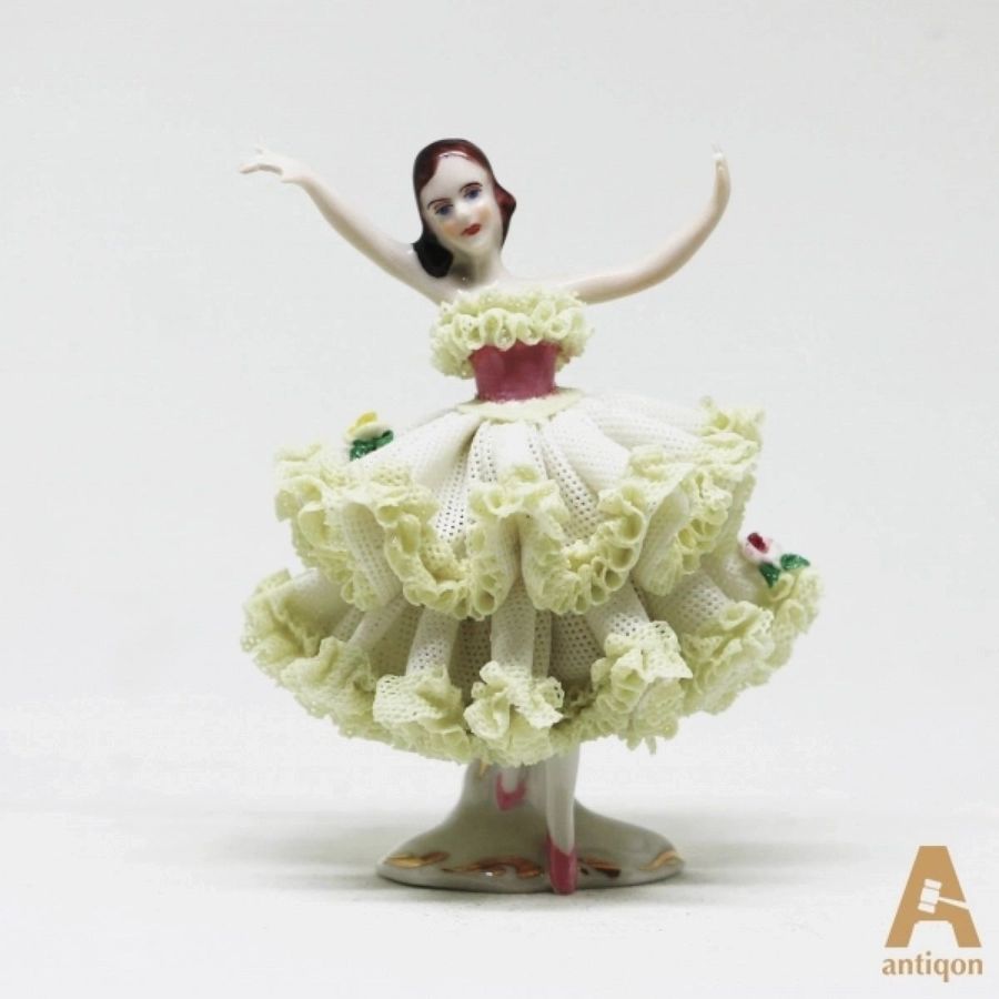 Porcelain figurine 