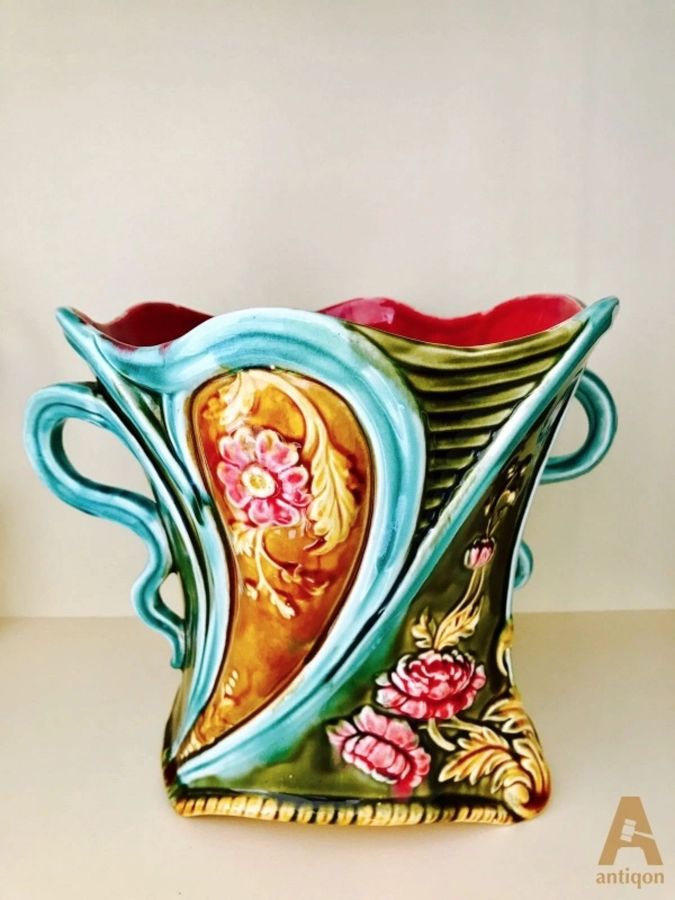 Cooler for wine in Art Nouveau style