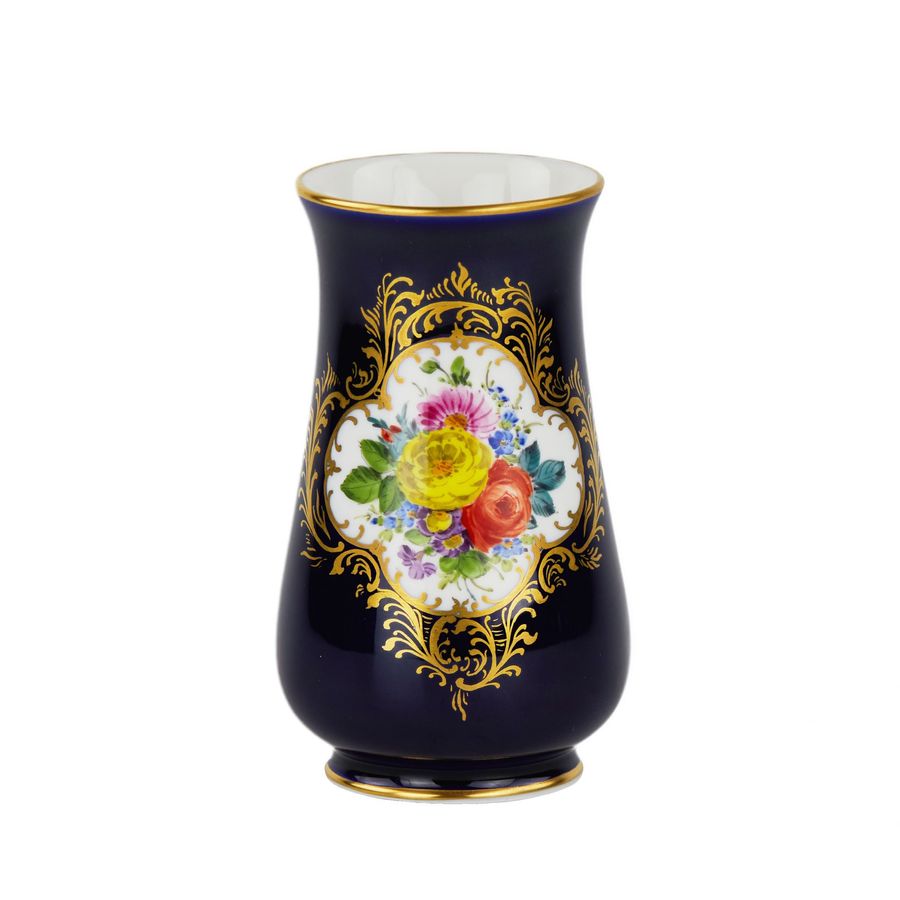 Small vase from the Meissen porcelain manufactory.