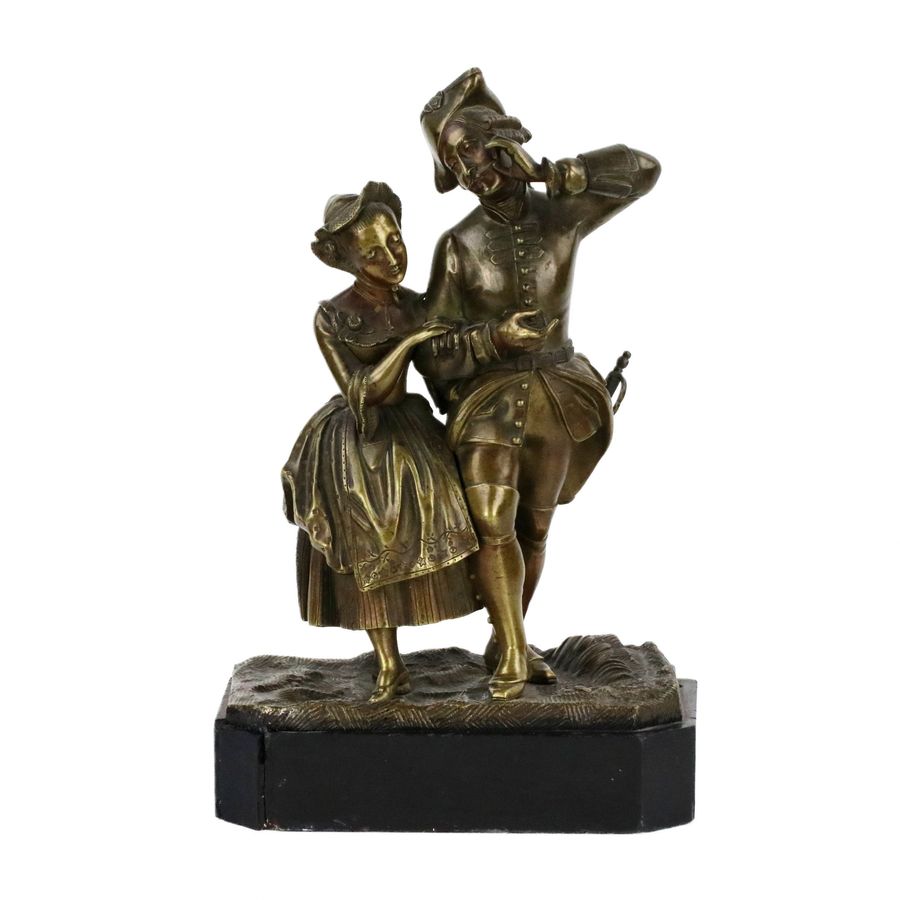 Bronze sculpture Romantic couple.