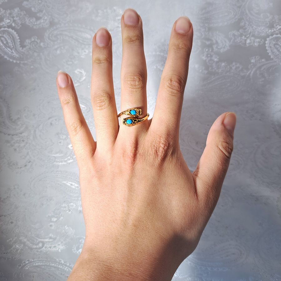 Antique The Vintage Turquoise Glass Stone Serpent Ring