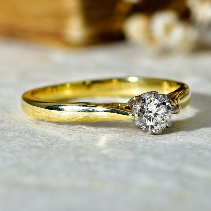 Antique The Vintage 1990 Brilliant Cut Diamond Elegant Ring