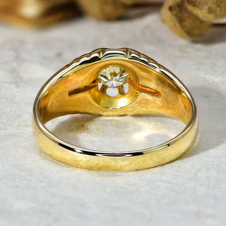 Antique The Vintage 1977 Solitaire Diamond Ring