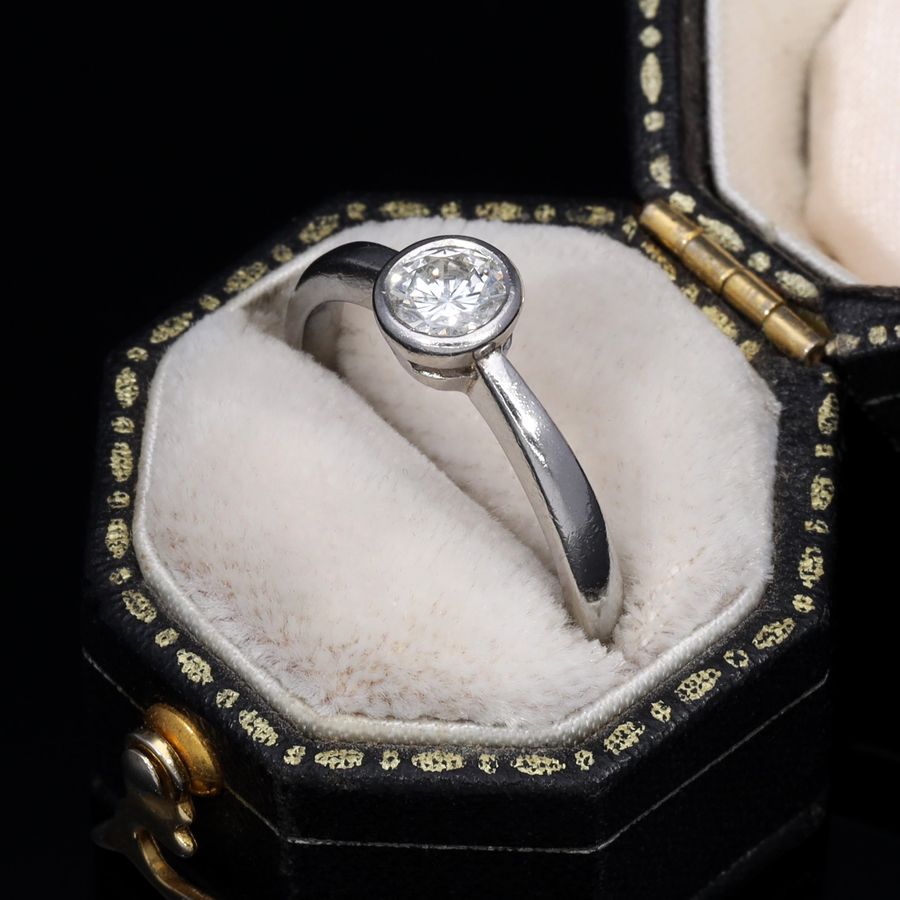 Antique The Vintage 1998 Brilliant Cut Diamond Sleek Ring