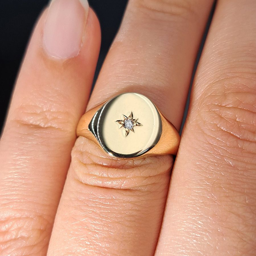 Antique The Vintage 1979 Diamond Star Signet Ring