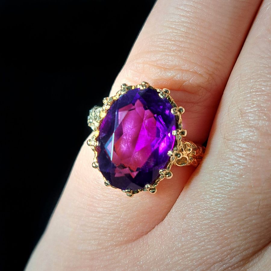 Antique The Vintage 1972 Amethyst Spellbound Ring