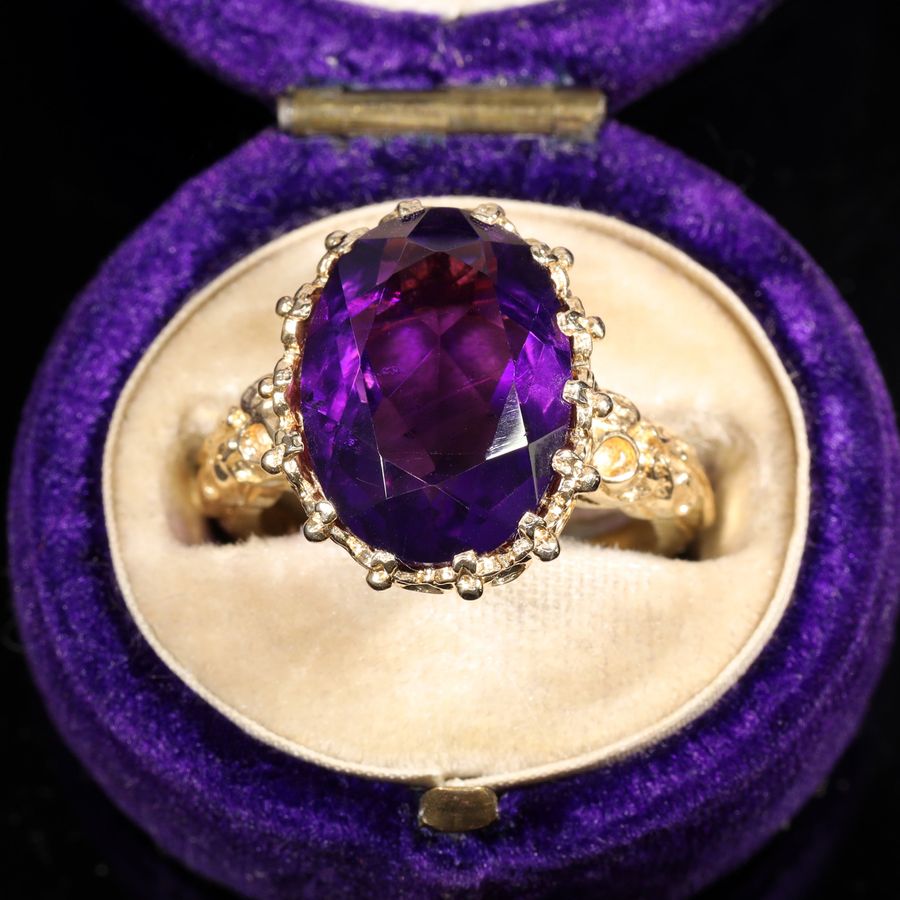 Antique The Vintage 1972 Amethyst Spellbound Ring