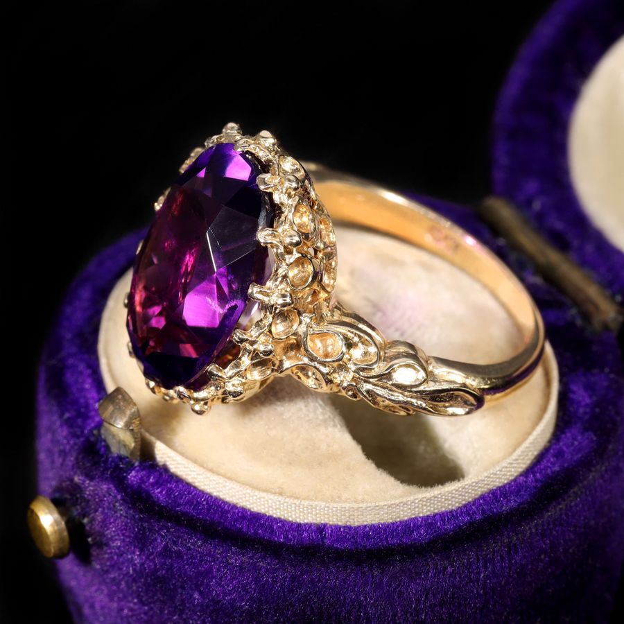 Antique The Vintage 1972 Amethyst Spellbound Ring