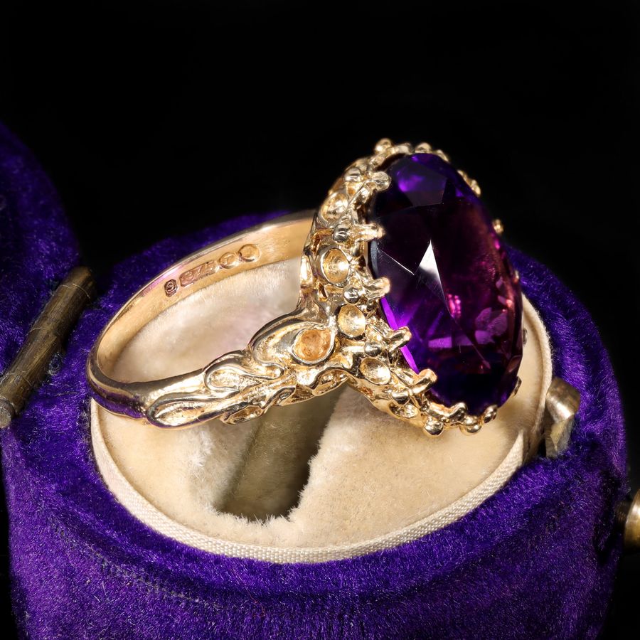 Antique The Vintage 1972 Amethyst Spellbound Ring