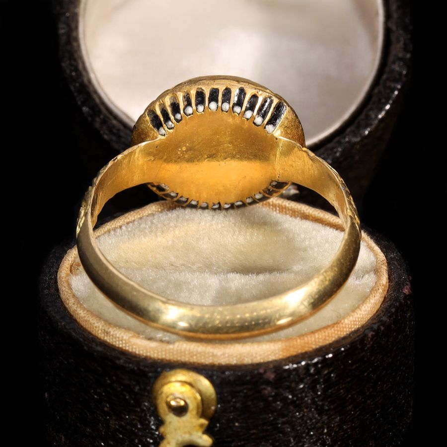 Antique The Ancient 17th Century Memento Mori Gold Thread Cherub Ring