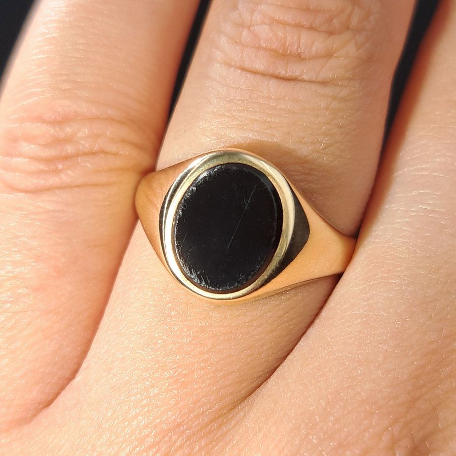 Antique The Vintage 1966 Onyx Classic Signet Ring