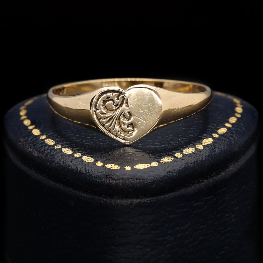 Antique The Vintage 1985 Heart Signet Ring