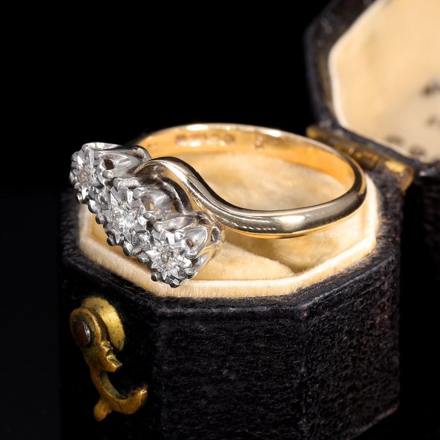 Antique The Vintage 1991 Three Diamond Ilusion Set Ring