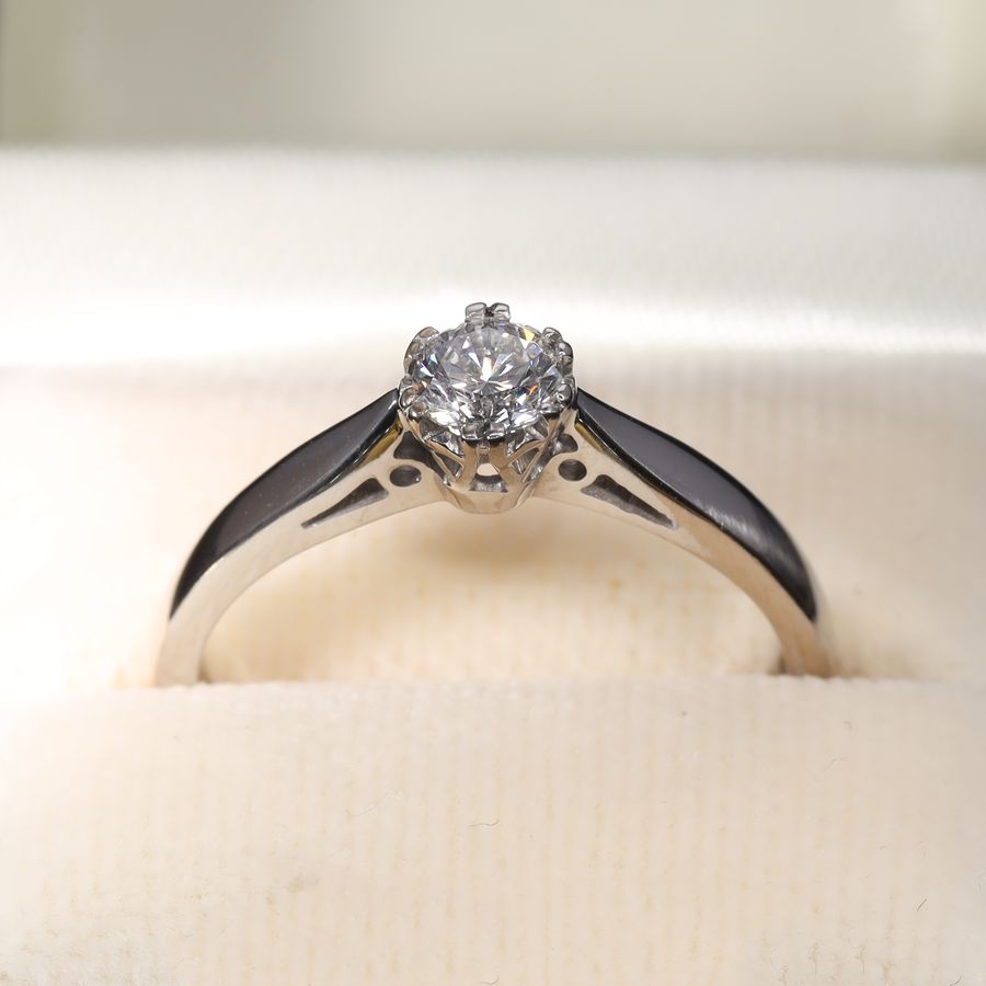 Antique The Vintage White Gold Diamond Classic Ring