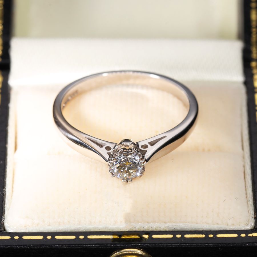 Antique The Vintage White Gold Diamond Classic Ring