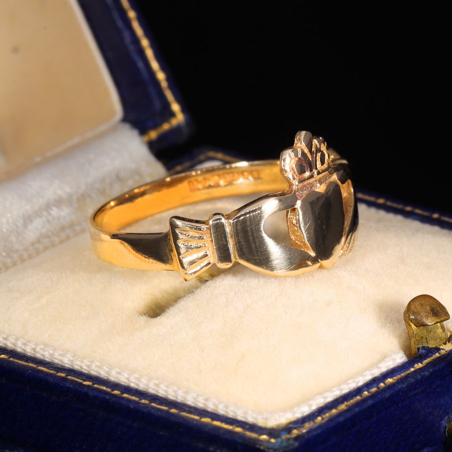 Antique The Vintage 1993  9ct Gold Claddagh Traditional Ring