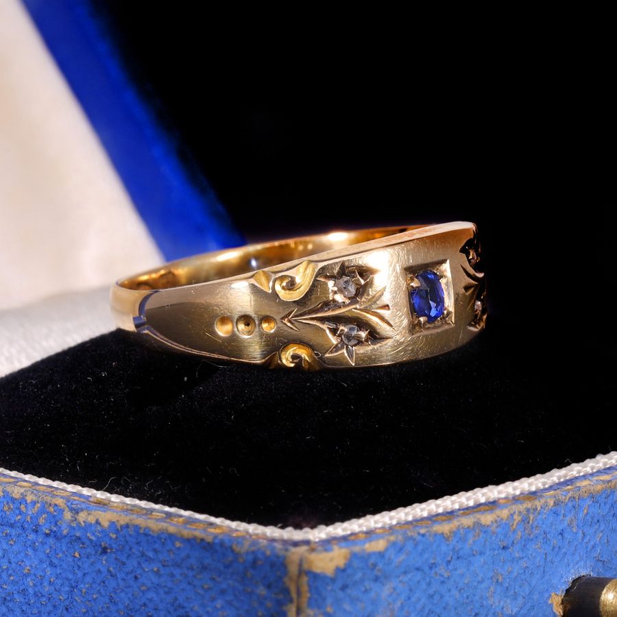 Antique The Antique Victorian 1900 Sapphire and Diamond Classic Ring