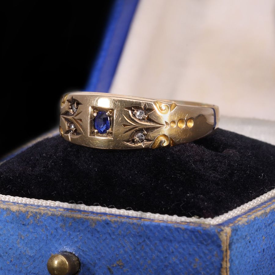 Antique The Antique Victorian 1900 Sapphire and Diamond Classic Ring