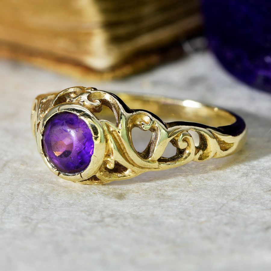 Antique The Vintage 1975 Amethyst Filigree Ring