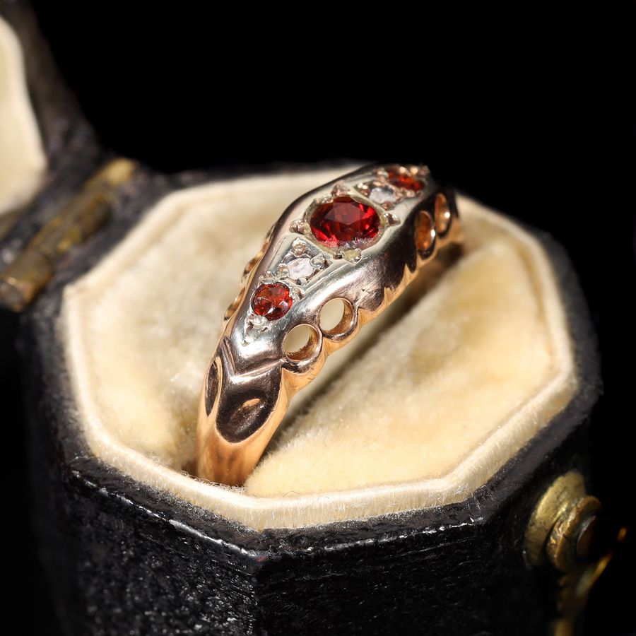 Antique The Vintage 1929 Garnet and Diamond Ring