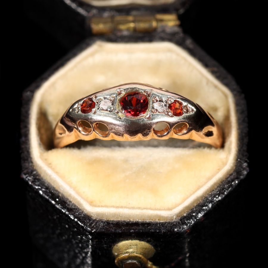 Antique The Vintage 1929 Garnet and Diamond Ring