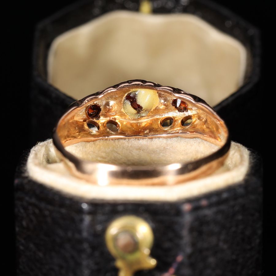 Antique The Vintage 1929 Garnet and Diamond Ring