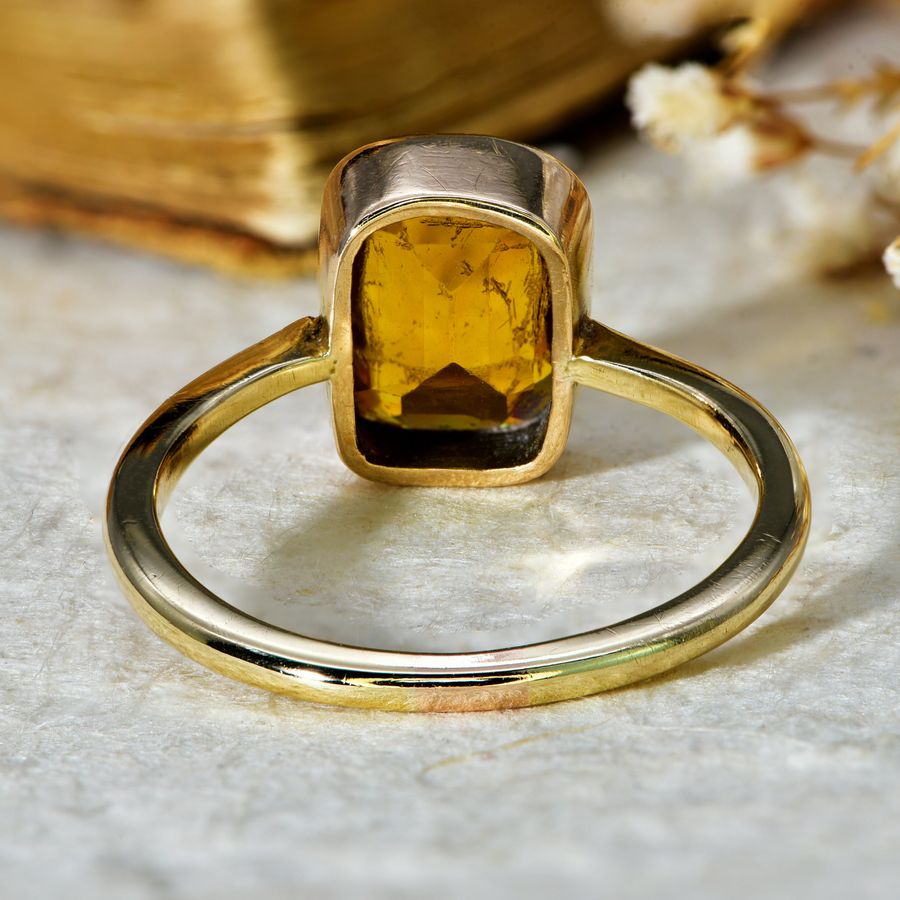 Antique The Vintage Yellow Gemstone Ring