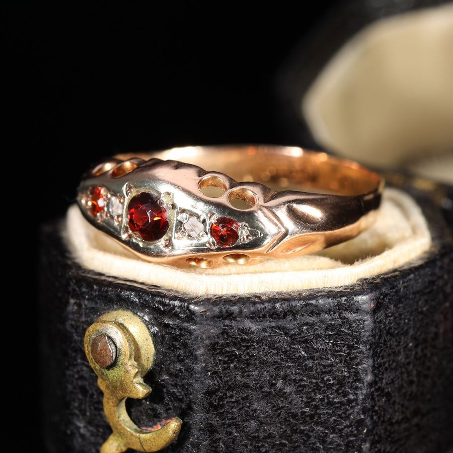 Antique The Vintage 1929 Garnet and Diamond Ring