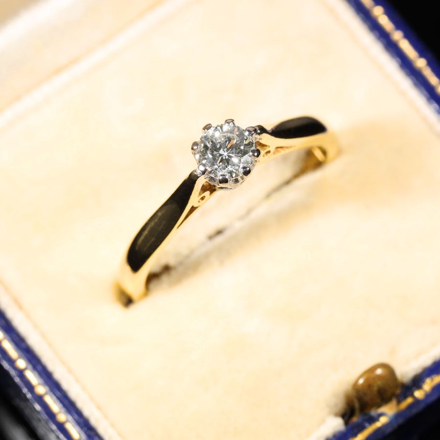 Antique The Vintage 1990 Brilliant Cut Diamond Elegant Ring