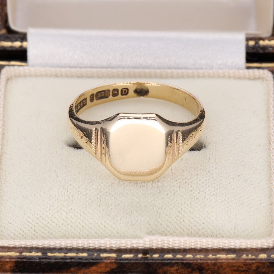 Antique The Vintage 1953 9ct Gold Rectangle Signet Ring