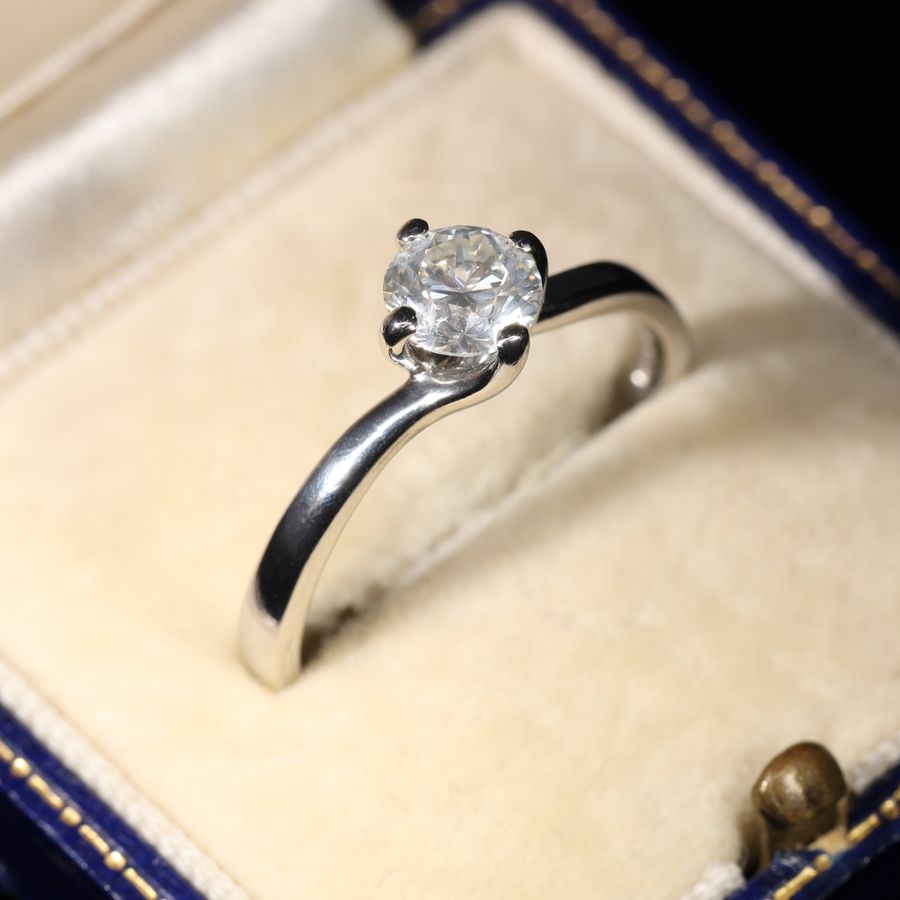 Antique The Vintage Brilliant Cut Diamond Solid Platinum Ring