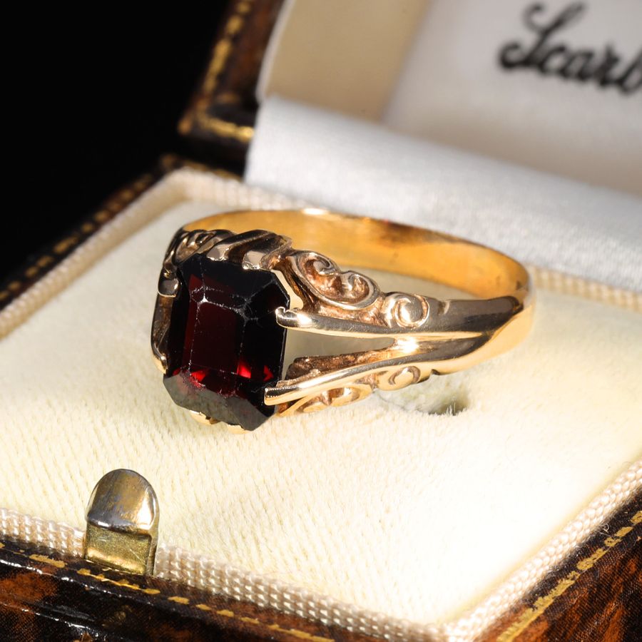 Antique The Vintage 1991 Garnet Solitaire Signet Ring