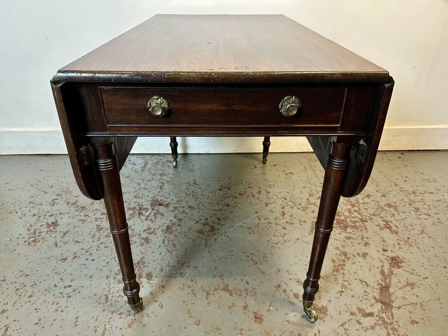 Antique A Beautiful 200 Year Old Georgian Antique Mahogany Pembroke  Table.  C1820