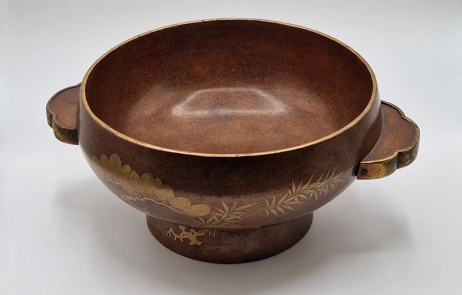 Antique Japanese antique Mimidarai bowl.