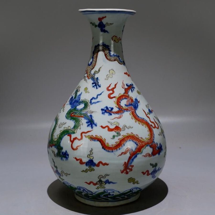 Antique A blue and white fivecolored dragon jade pot vase ANTIQUES