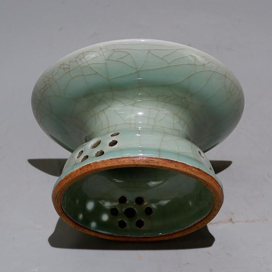 Antique Longquan kiln celadon oil lamp jar ANTIQUES.CO.UK