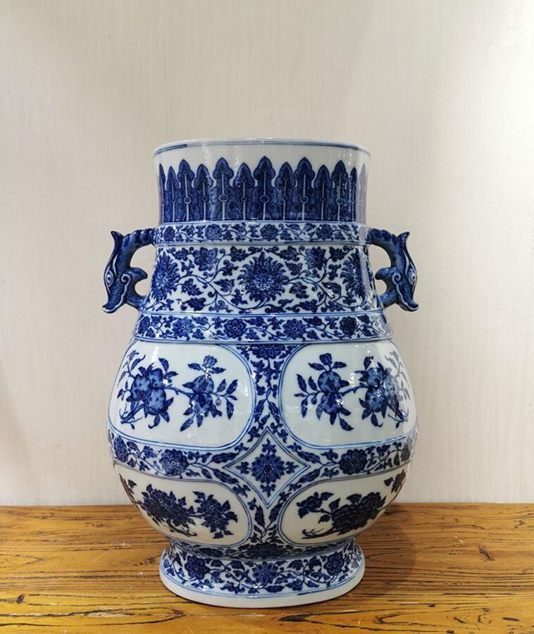 Blue and white eight-sided double-ear vase